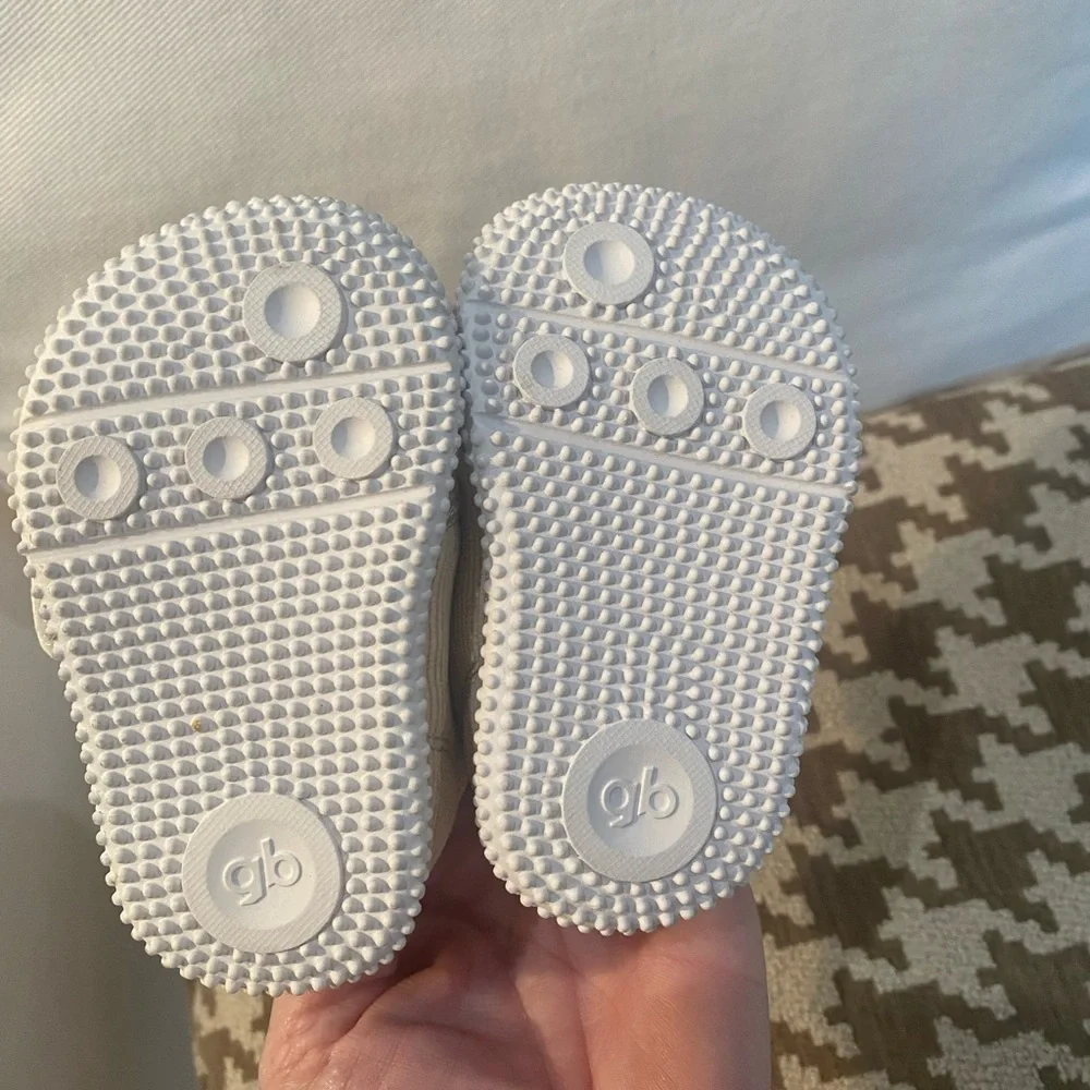 BMCiTYBM Infant Cream Shoes NWOT